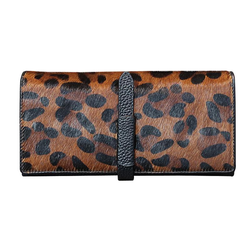Luxury Lifestyle Photography - Nouvelle mode léopard vache en cuir